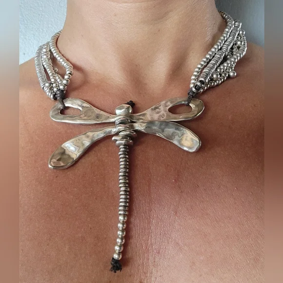 UNO de 50 Silver Dragonfly Necklace - Picture 1 of 6
